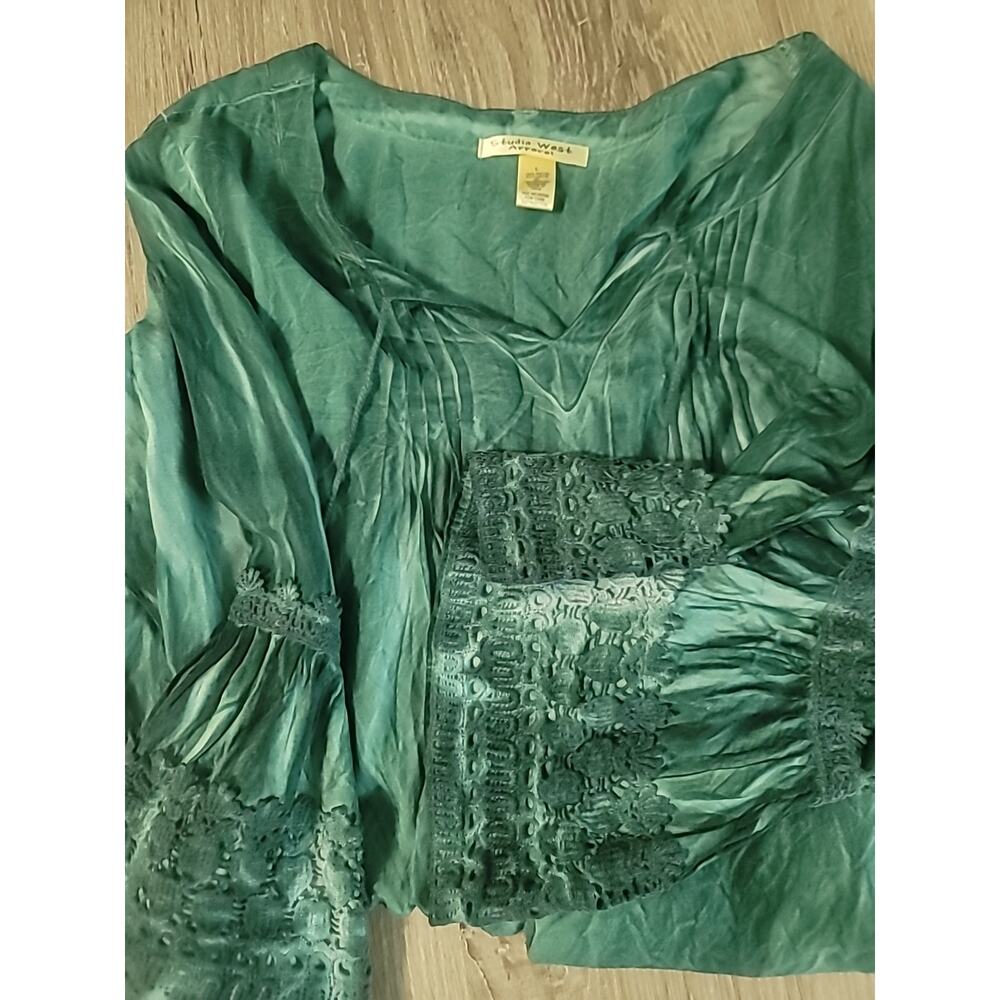 Studio West Women's Top Green White L Tie Dye Tunic Flounce Bell Sleeves Crochet